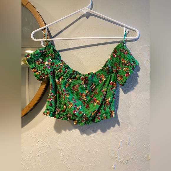 Topshop Petite - Crop top en satin à petites fleurs
